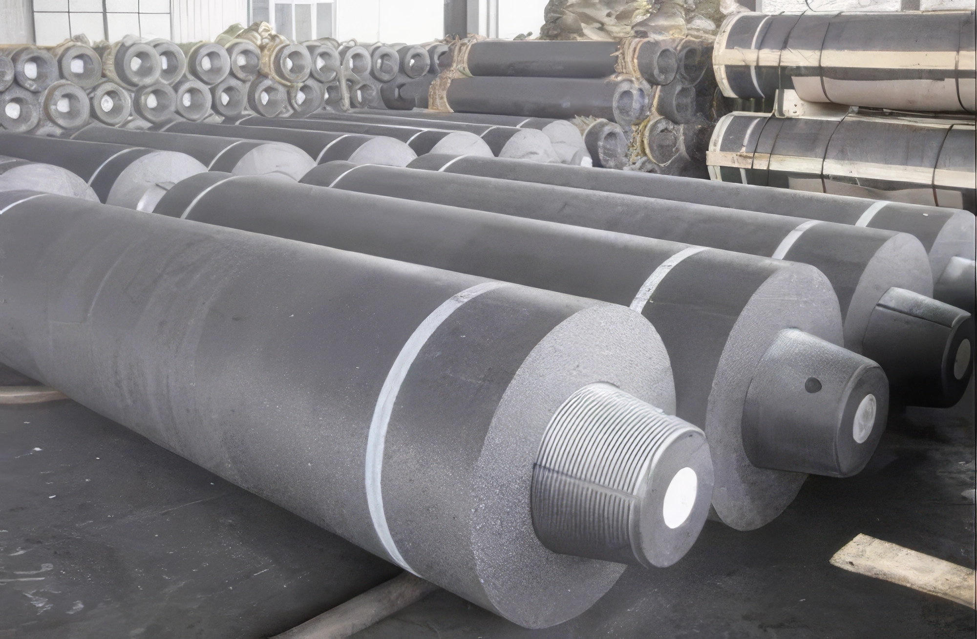 Graphite electrodes with threaded nipples